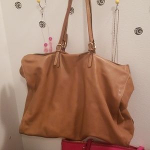 Leather shoulder bag